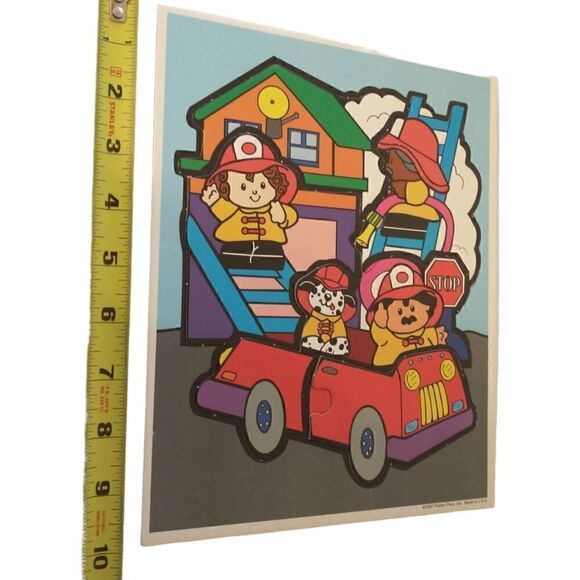 Vtg Fisher Price Puzzle Jigsaw Little People 1997 Cardboard Fire Truck Engine. - Picture 8 of 11